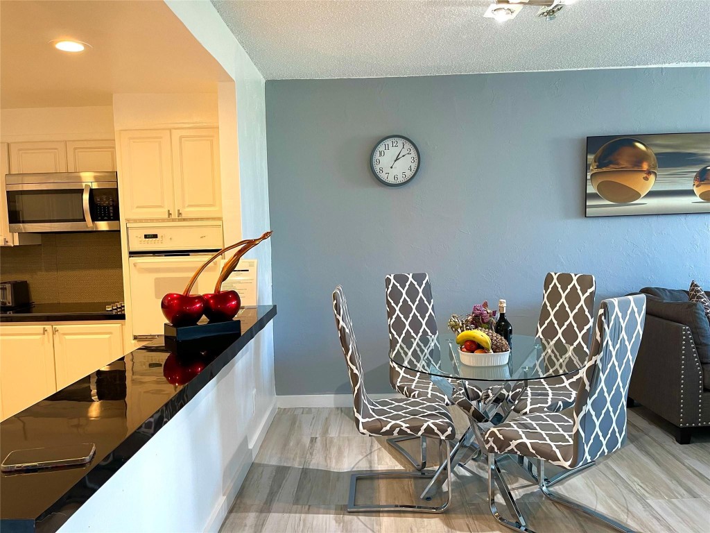 19370 Collins Avenue Property Photo 14