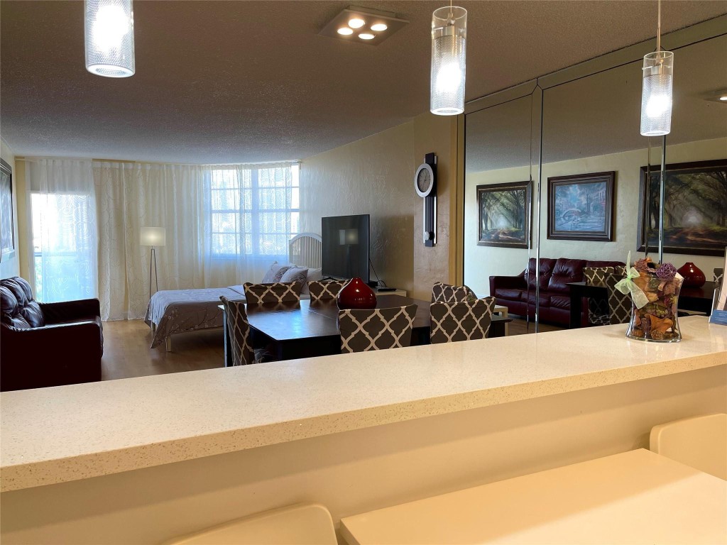 19370 Collins Avenue Property Photo 17