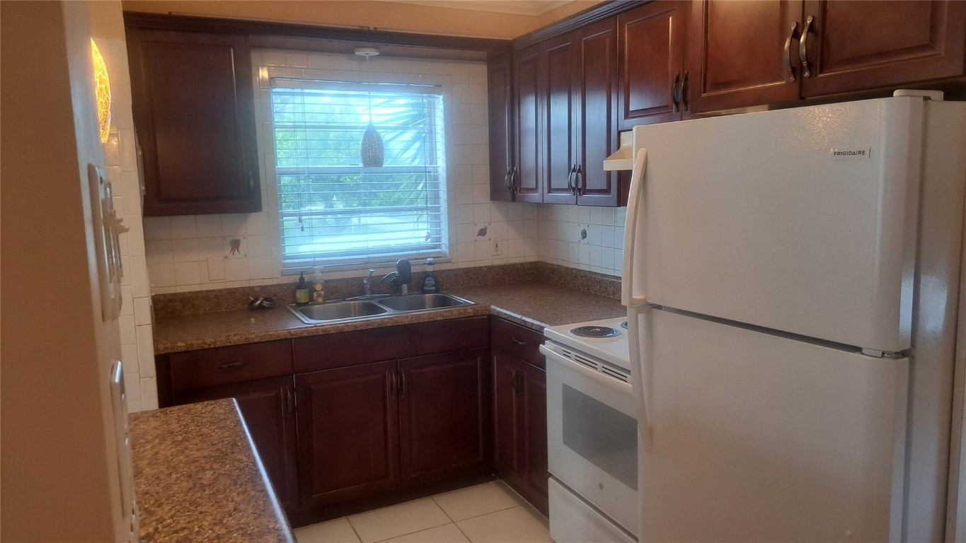 2851 E Golf Boulevard 208 Property Photo 6