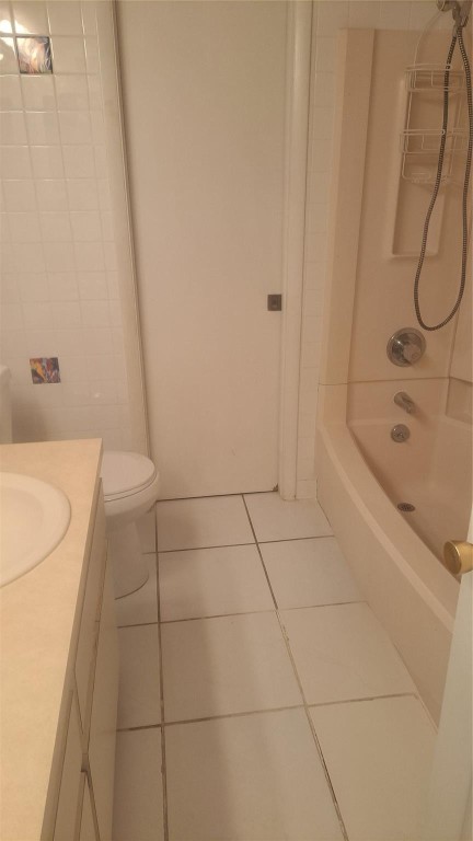 2851 E Golf Boulevard 208 Property Photo 11