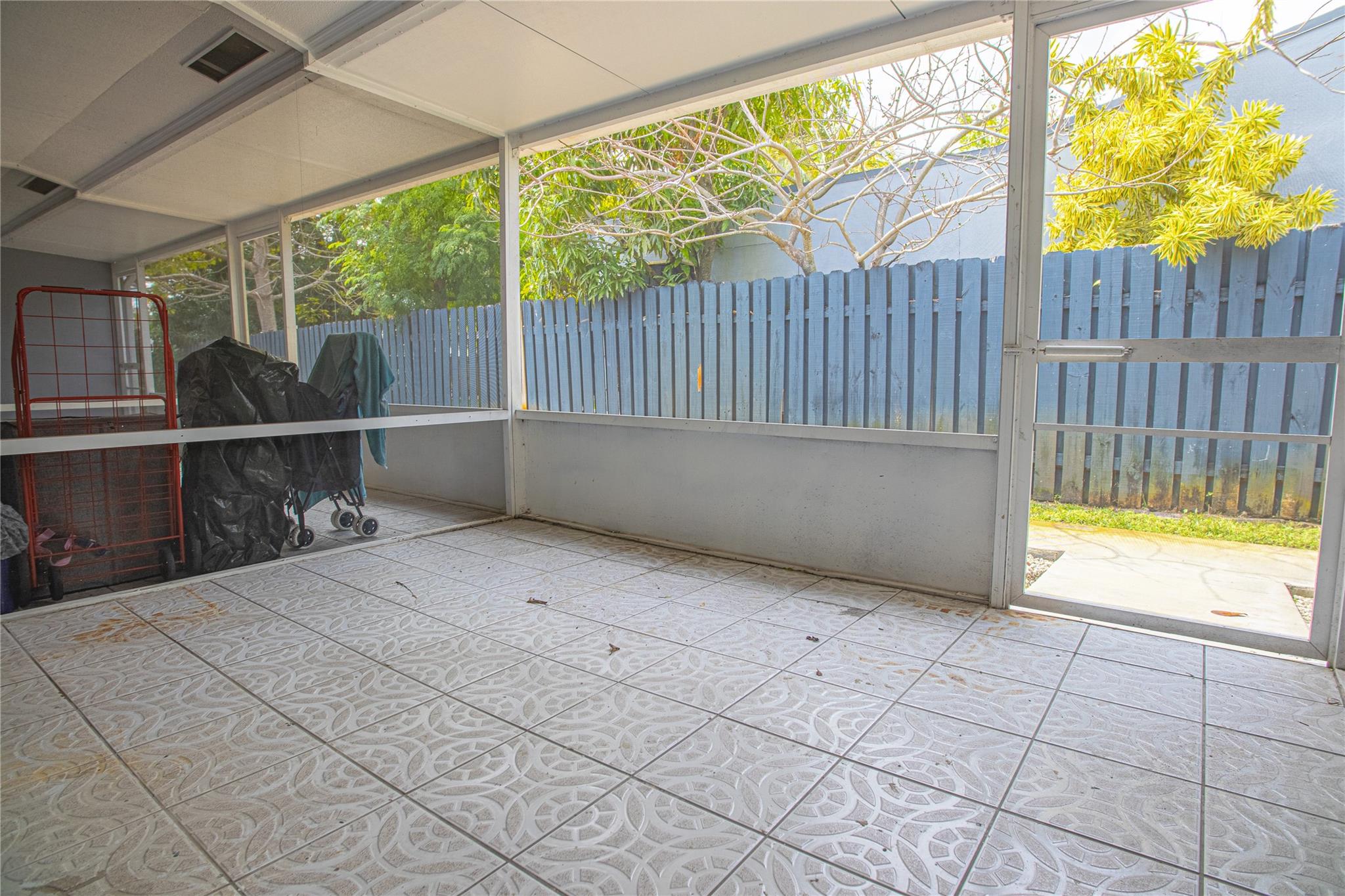 2432 Sherman St Property Photo 5