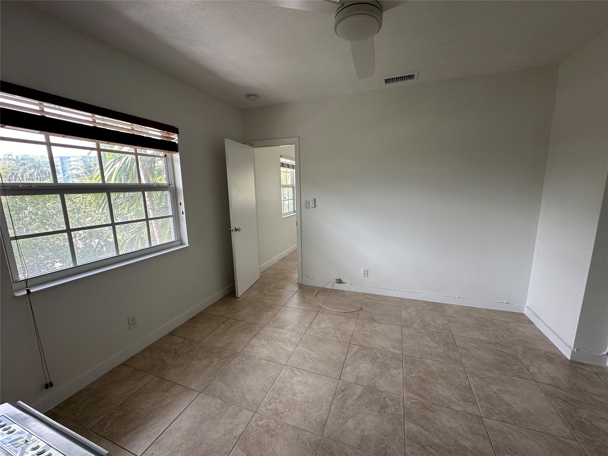 2426 Se 17th St 301a Property Photo 12