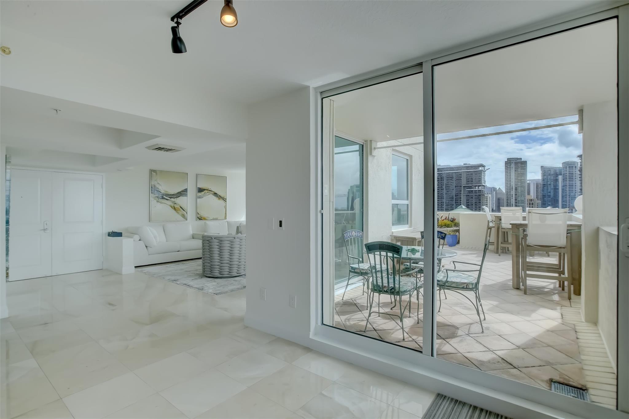 600 W Las Olas Blvd 1905-s Property Photo 10