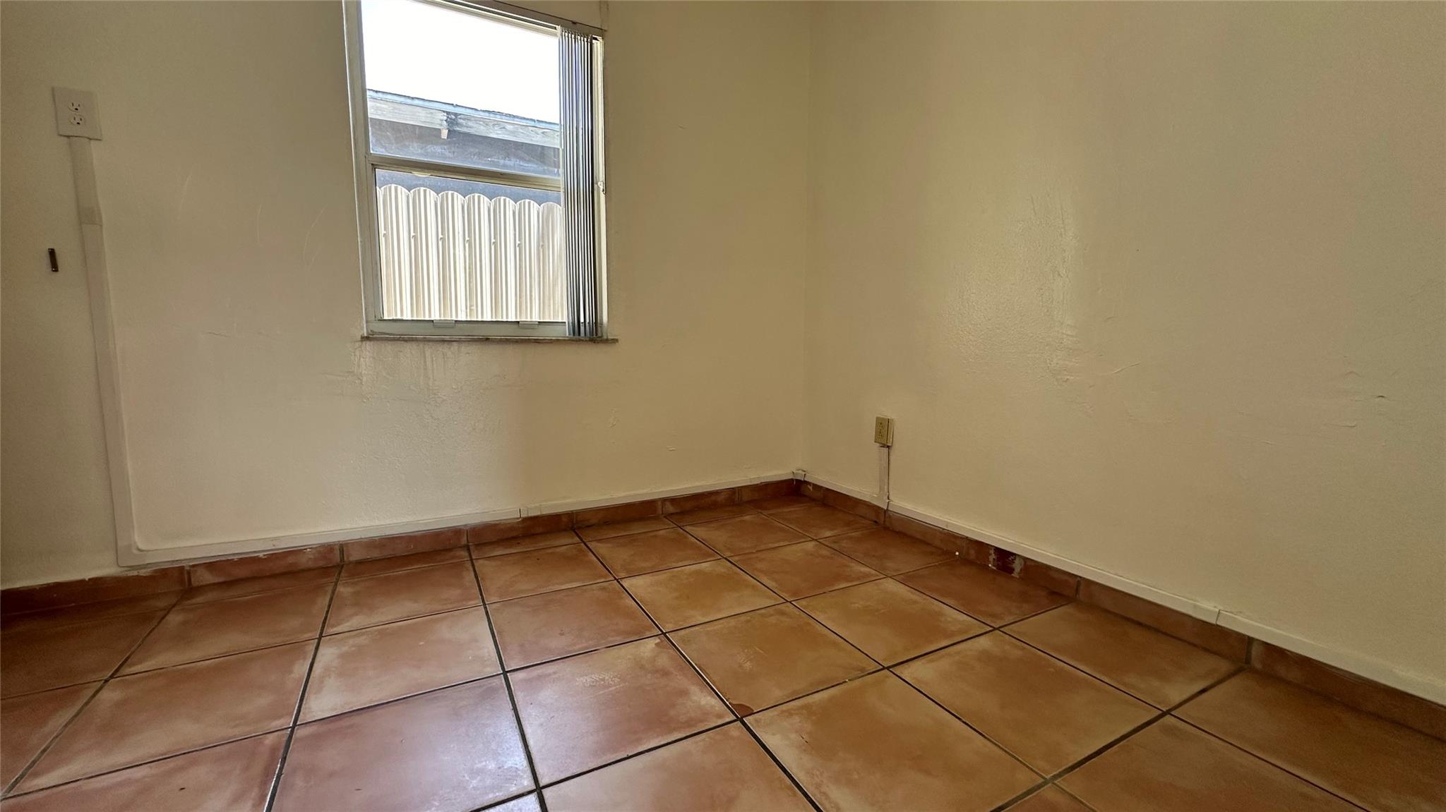 1031 Nw 26th St 2 Property Photo 6