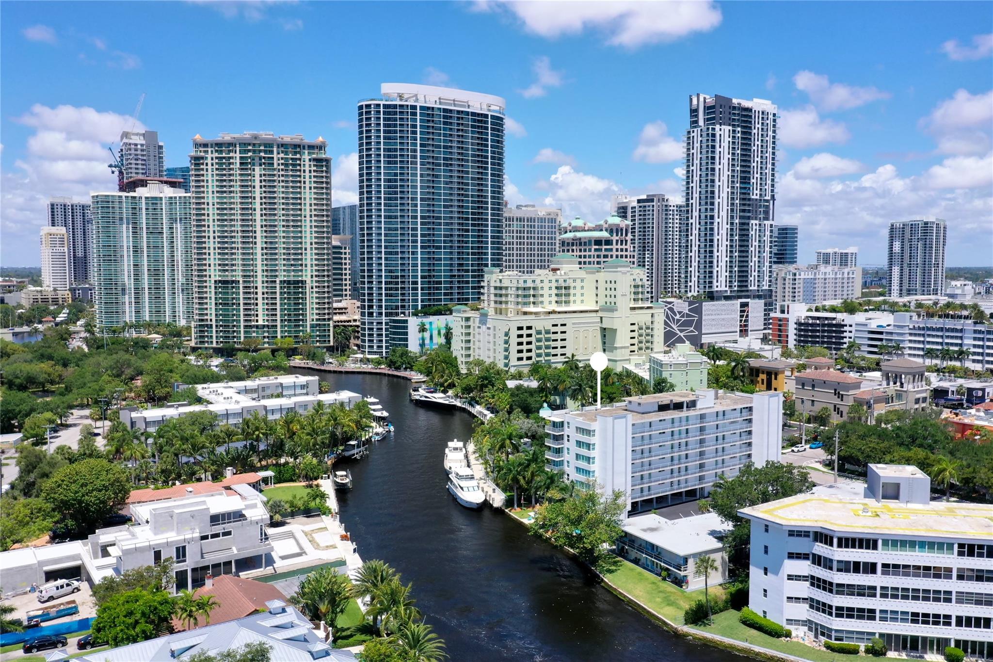 800 Se 4th St 104 Property Photo 2