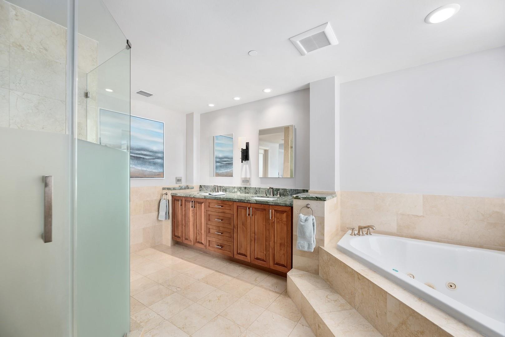 3055 Harbor Dr 703 Property Photo 17