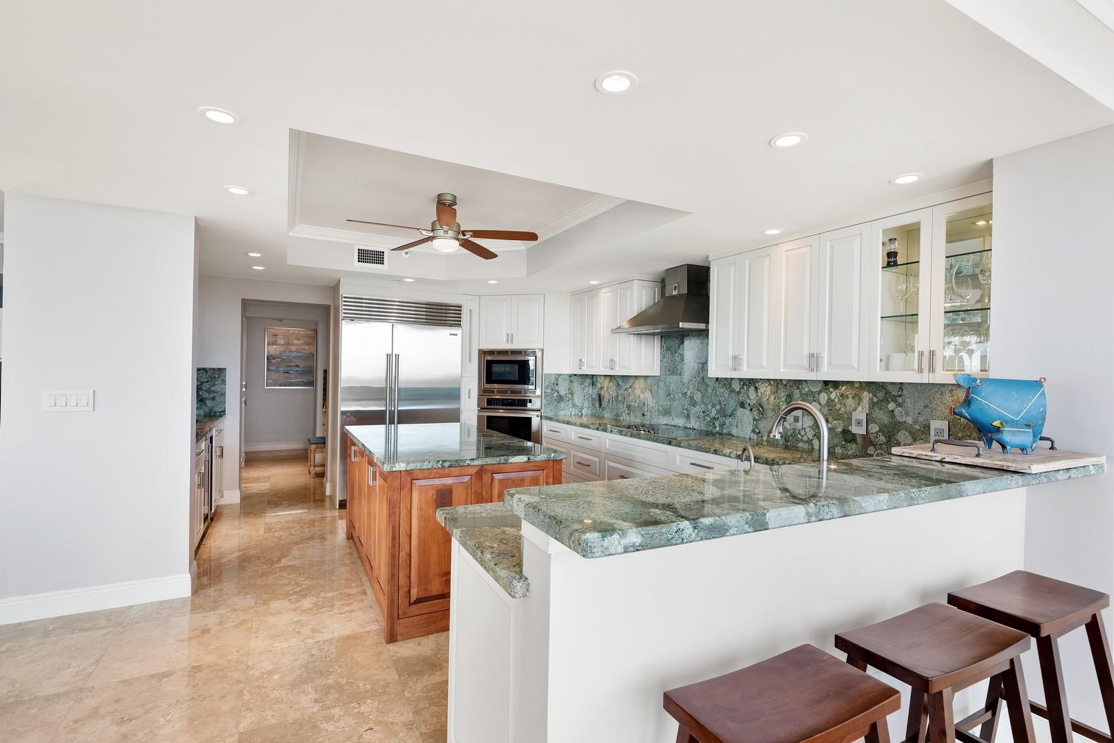 3055 Harbor Dr 703 Property Photo 22