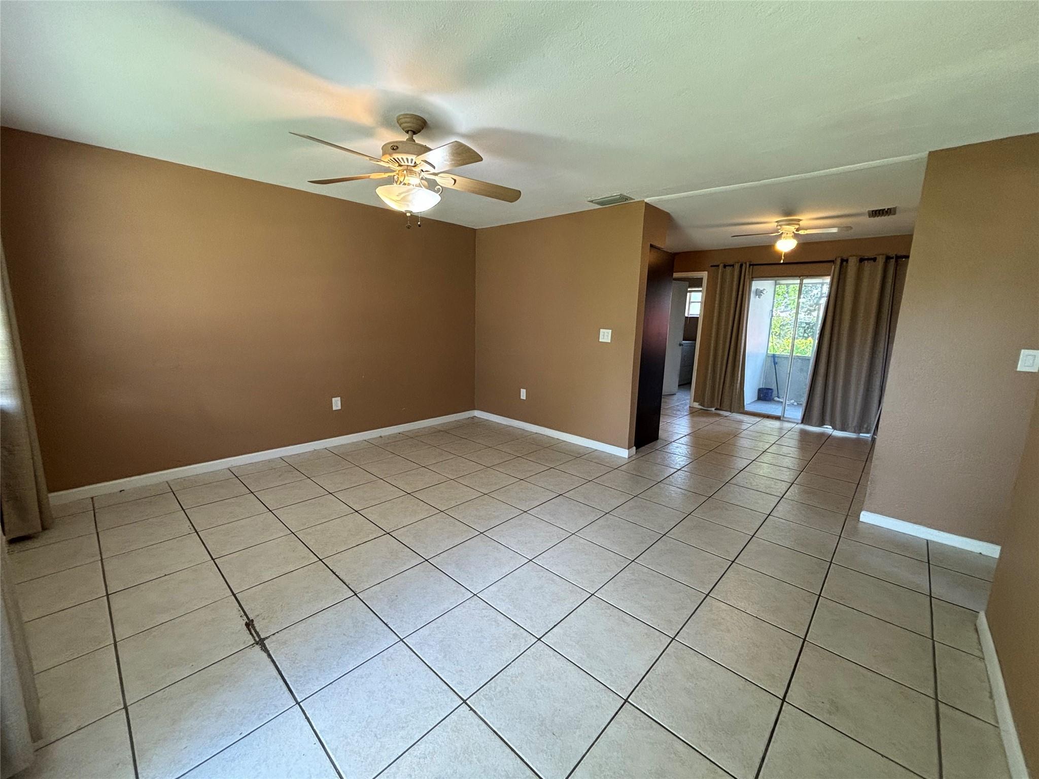 1416 N 59th Ter Property Photo 5
