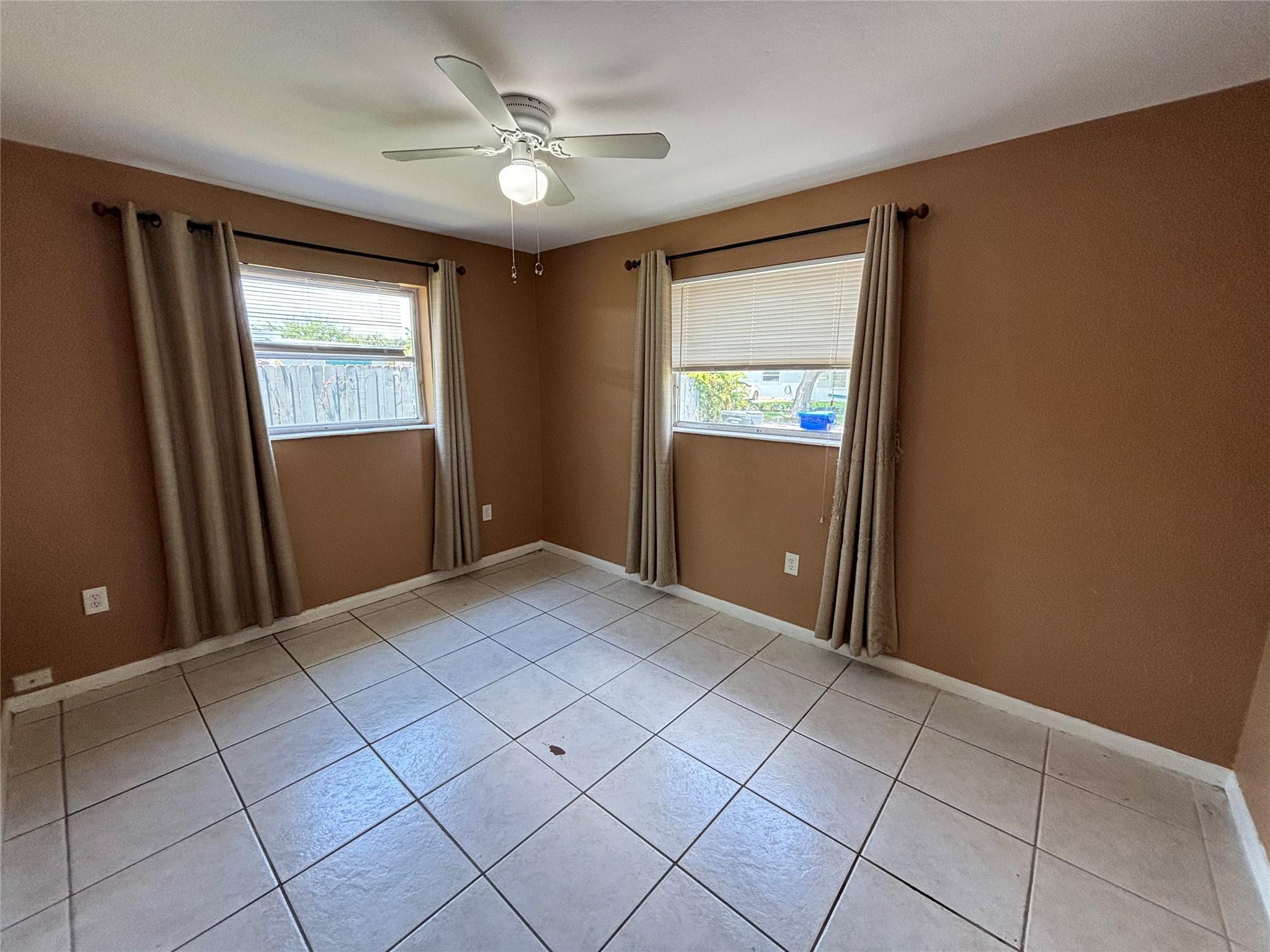 1416 N 59th Ter Property Photo 10