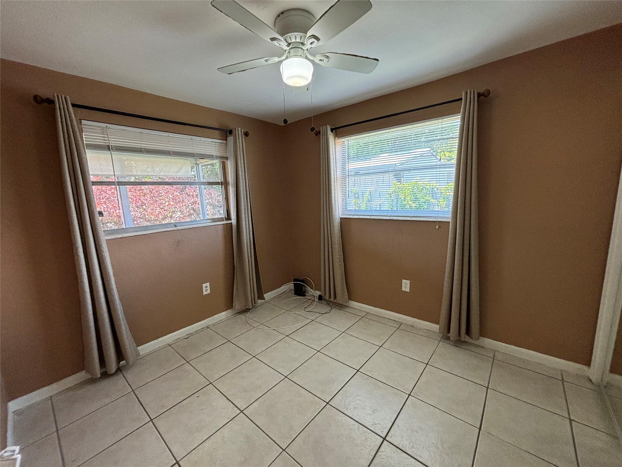 1416 N 59th Ter Property Photo 12
