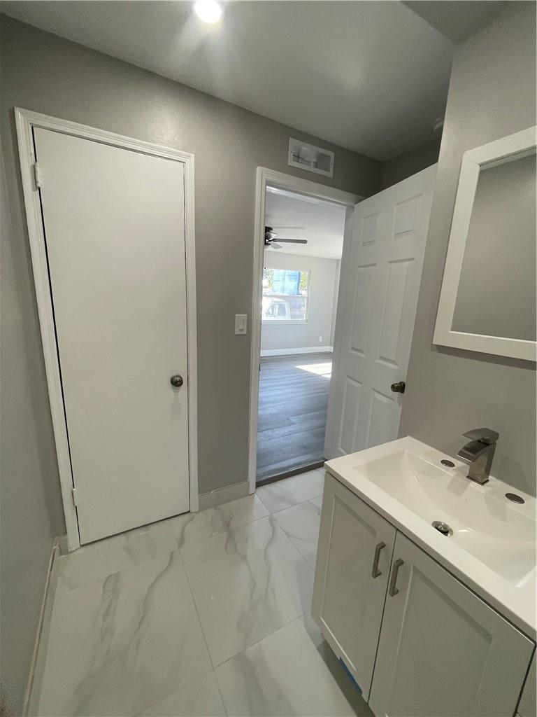 3633 Sw 12th Ct Property Photo 3