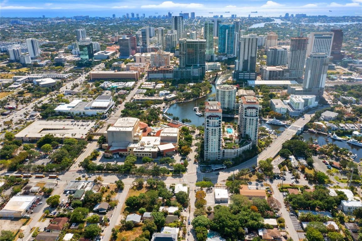 711 W Las Olas Property Photo 8