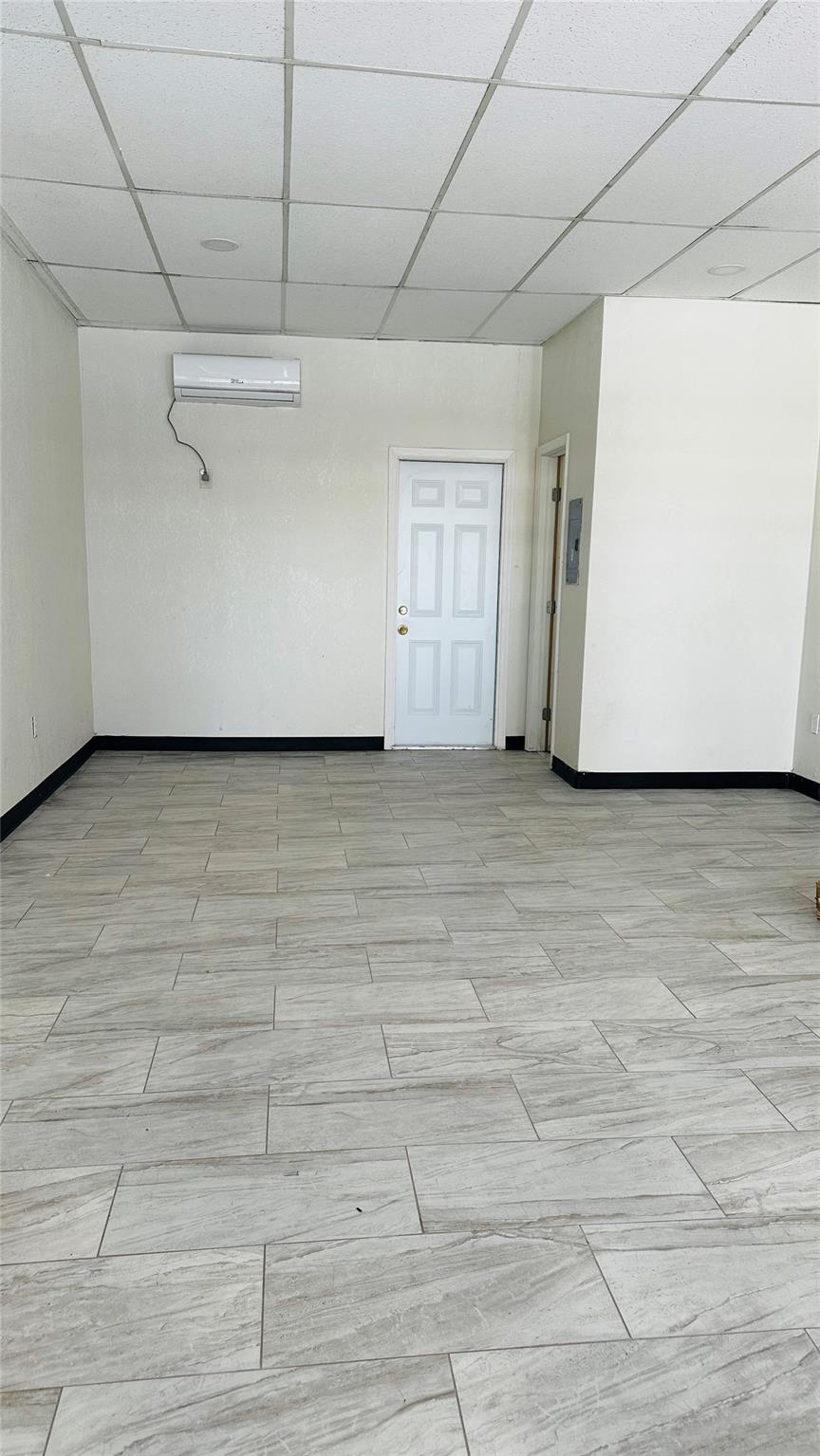 14638 Lincoln Blvd 14042 Property Photo 6