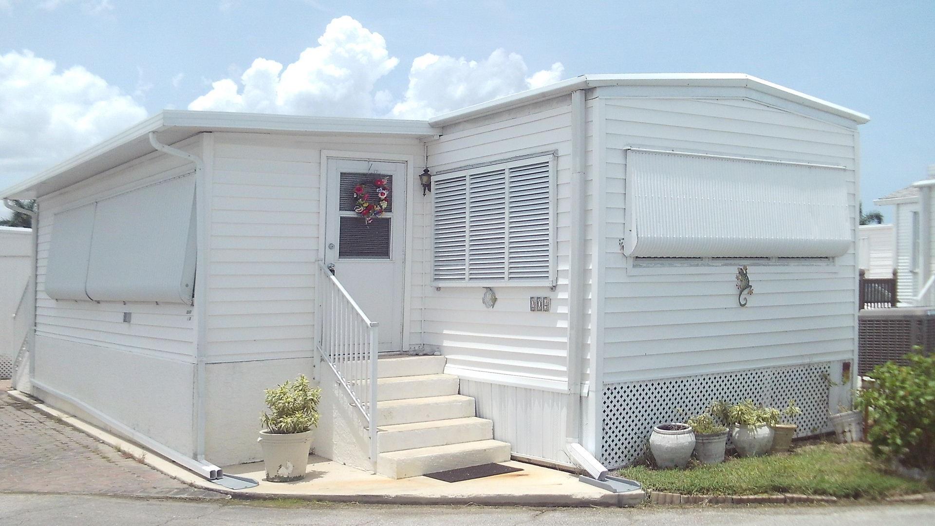 204 Palm Dr # I Property Photo