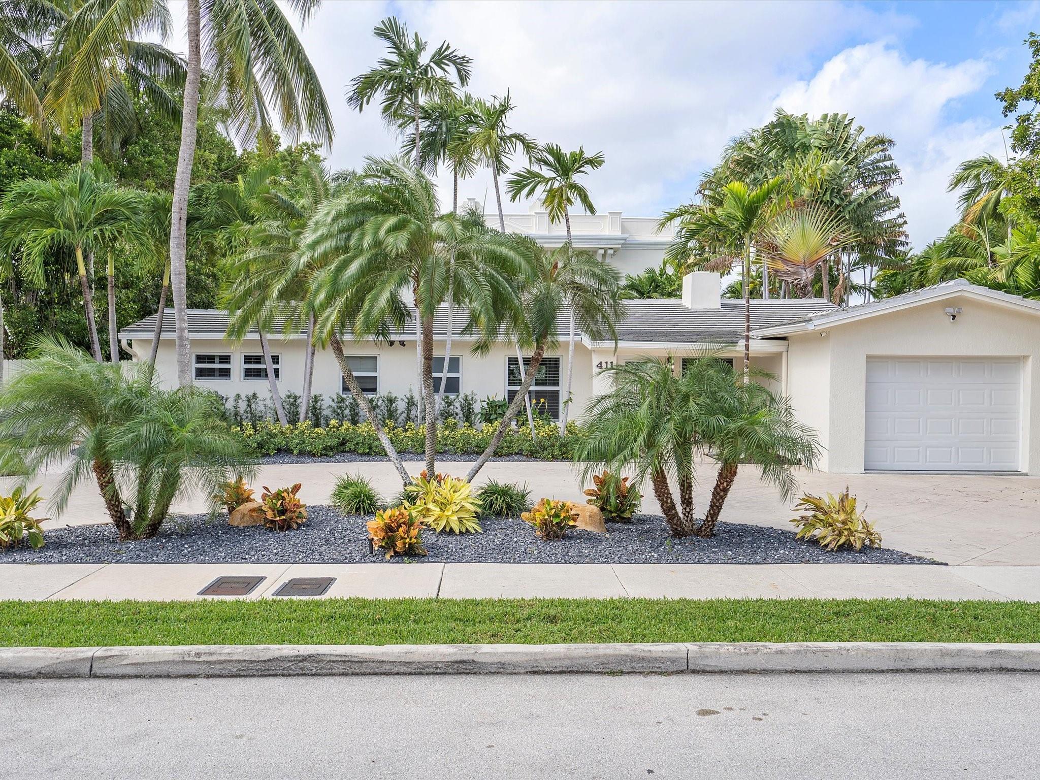 411 Poinciana Property Photo 3