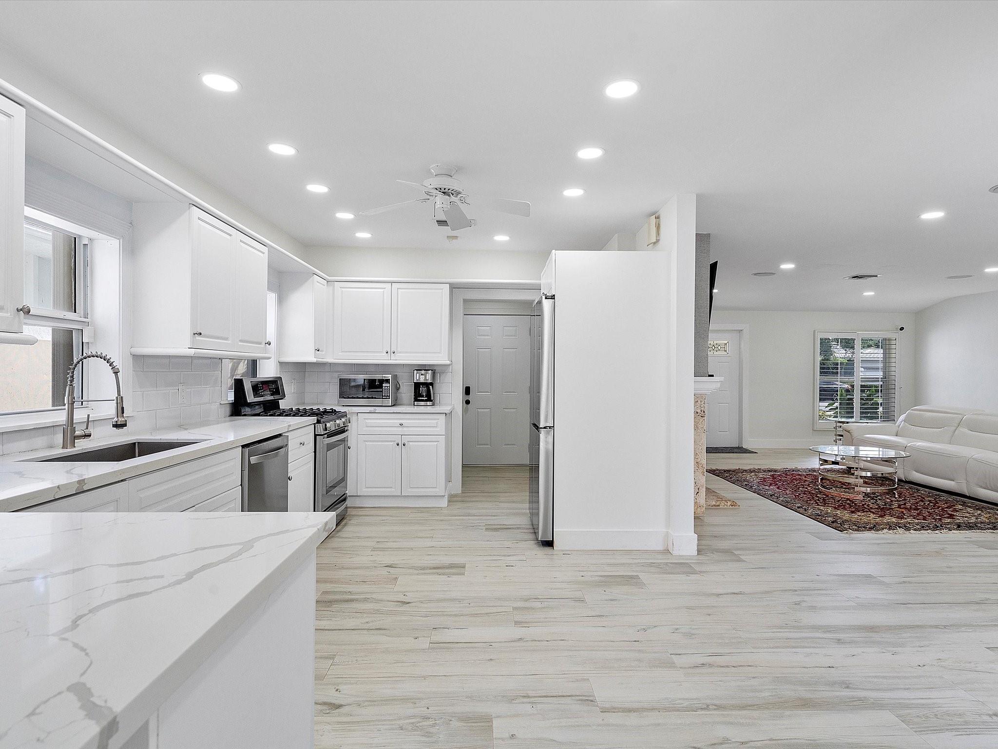 411 Poinciana Property Photo 16