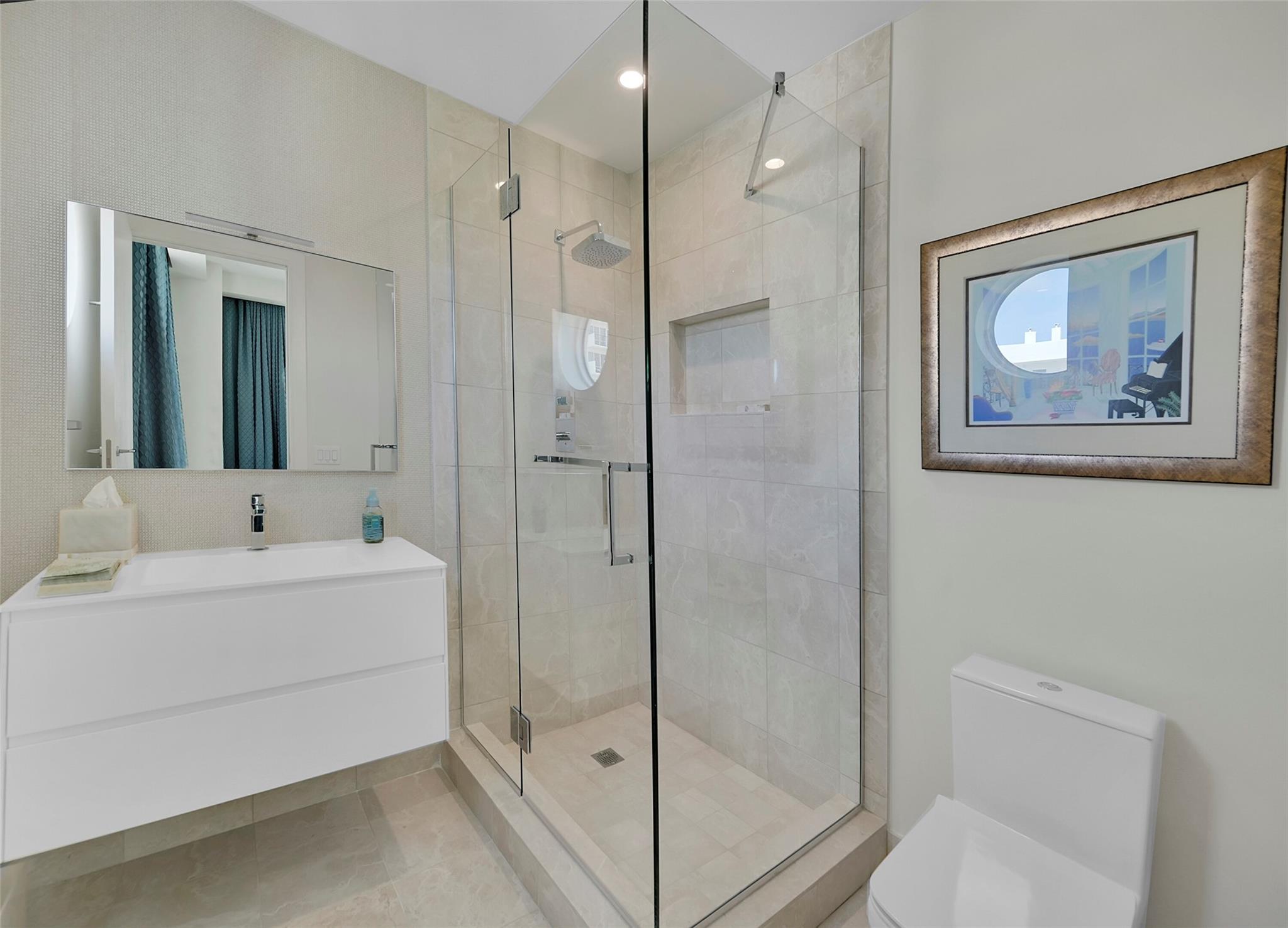 353 Sunset Dr 402 Property Photo 23