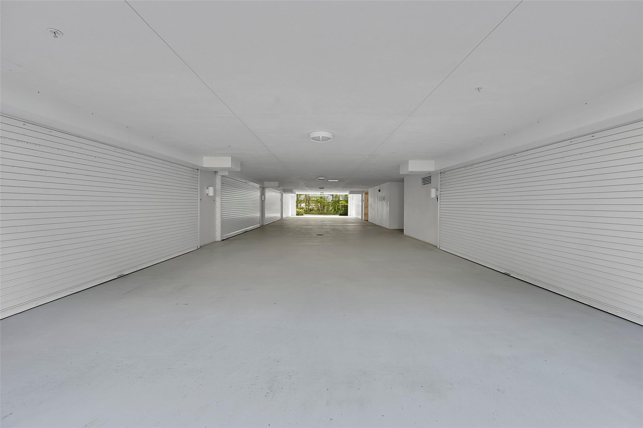 353 Sunset Dr 402 Property Photo 53