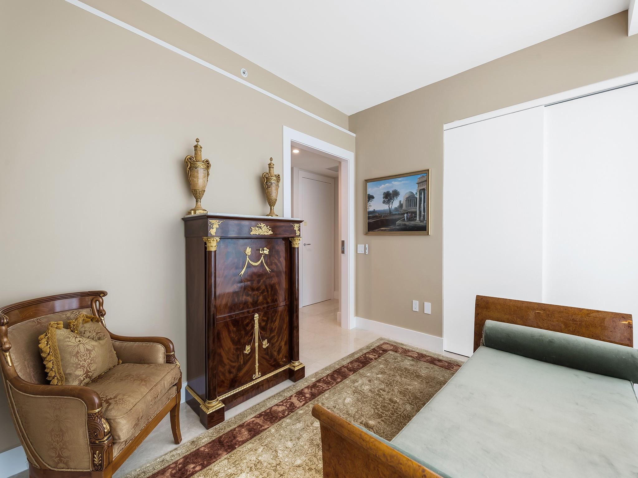 353 Sunset Dr 401 Property Photo 31