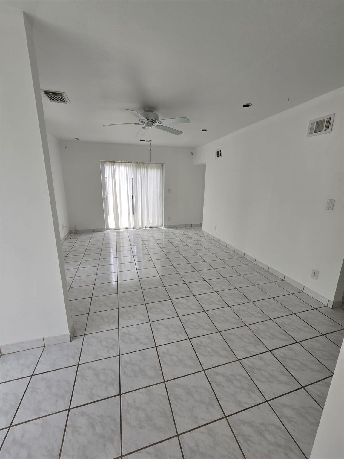 31 Sw 10th St Property Photo 14