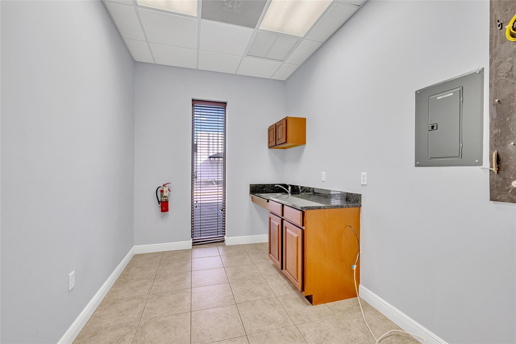 1400 E Oakland Park Blvd 111 Property Photo 27