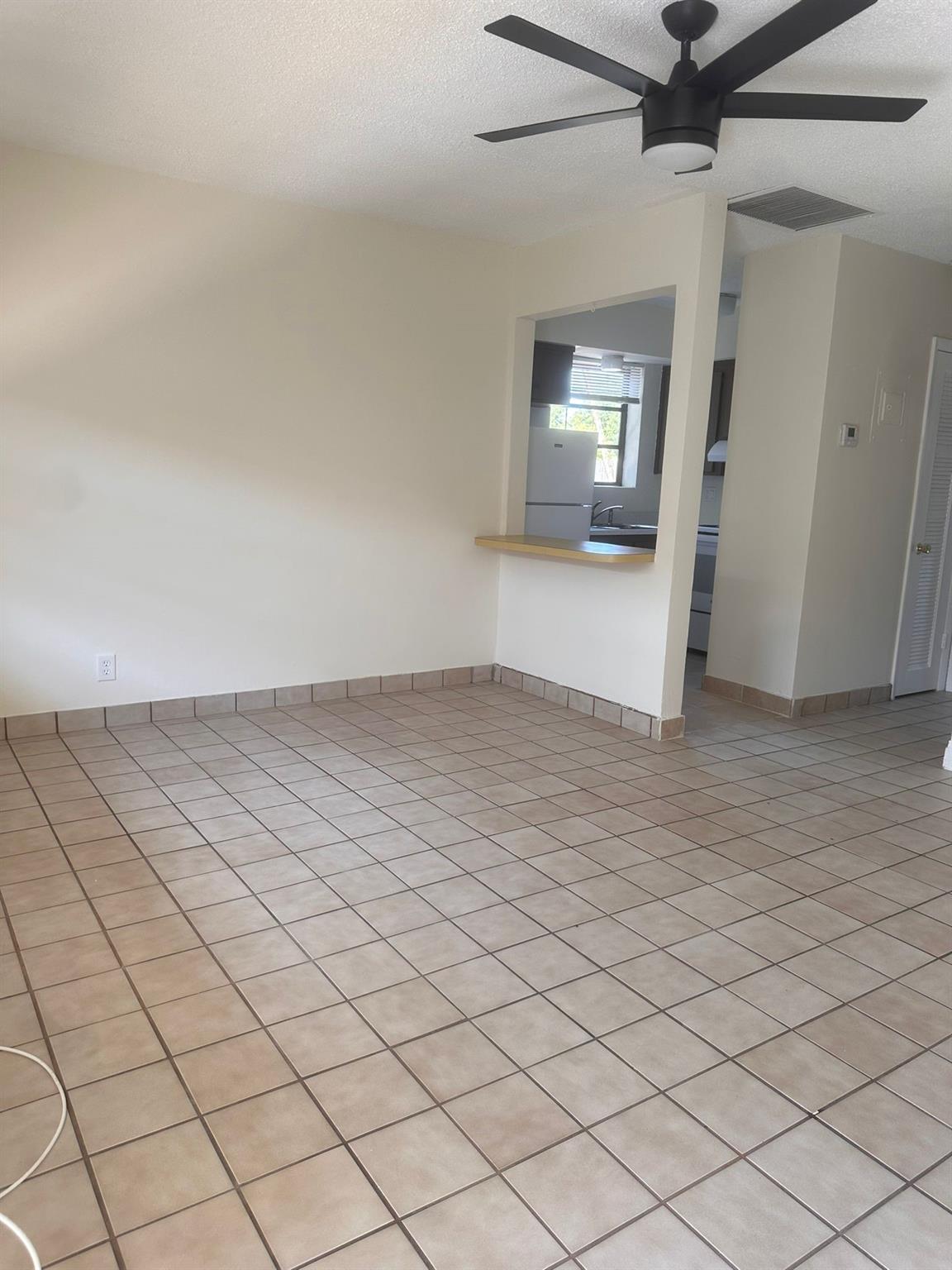 2500 Sw 18th Ter 4 Property Photo 1
