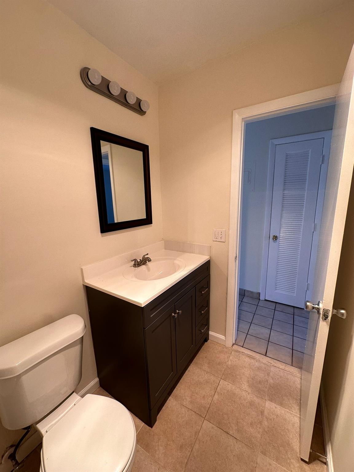 2500 Sw 18th Ter 4 Property Photo 10