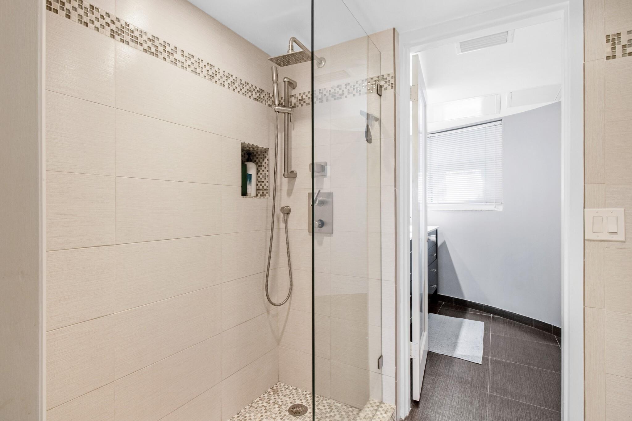 333 Sunset Dr 207 Property Photo 22