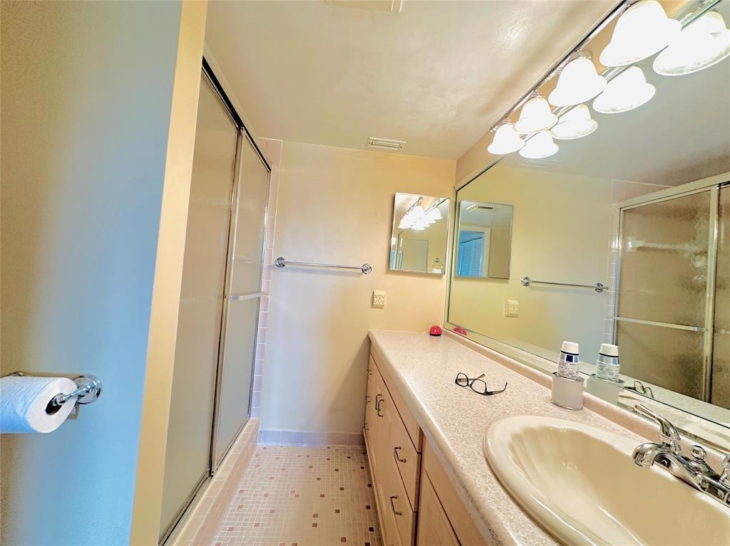 5609 Coral Lake 109 Property Photo 16