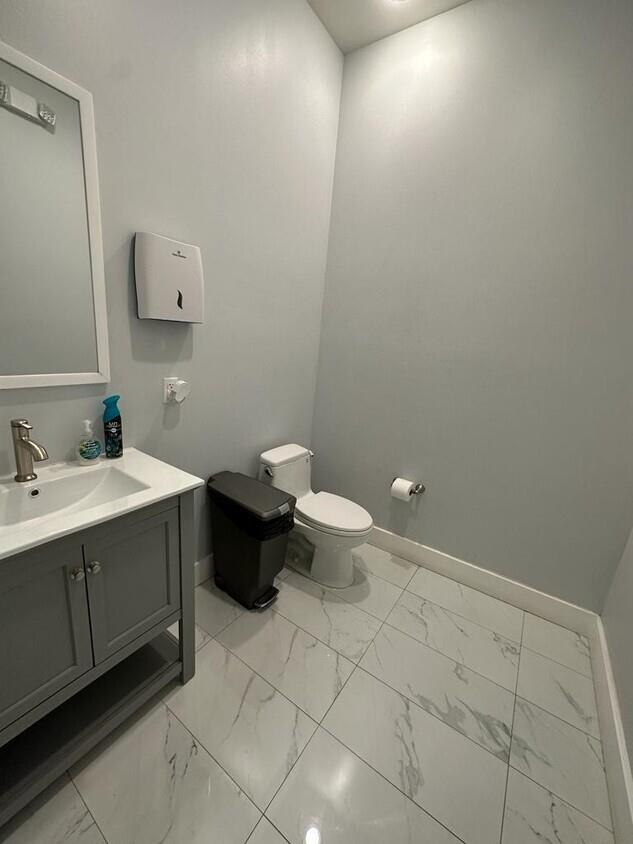 423 Nw 10th Ter Property Photo 31