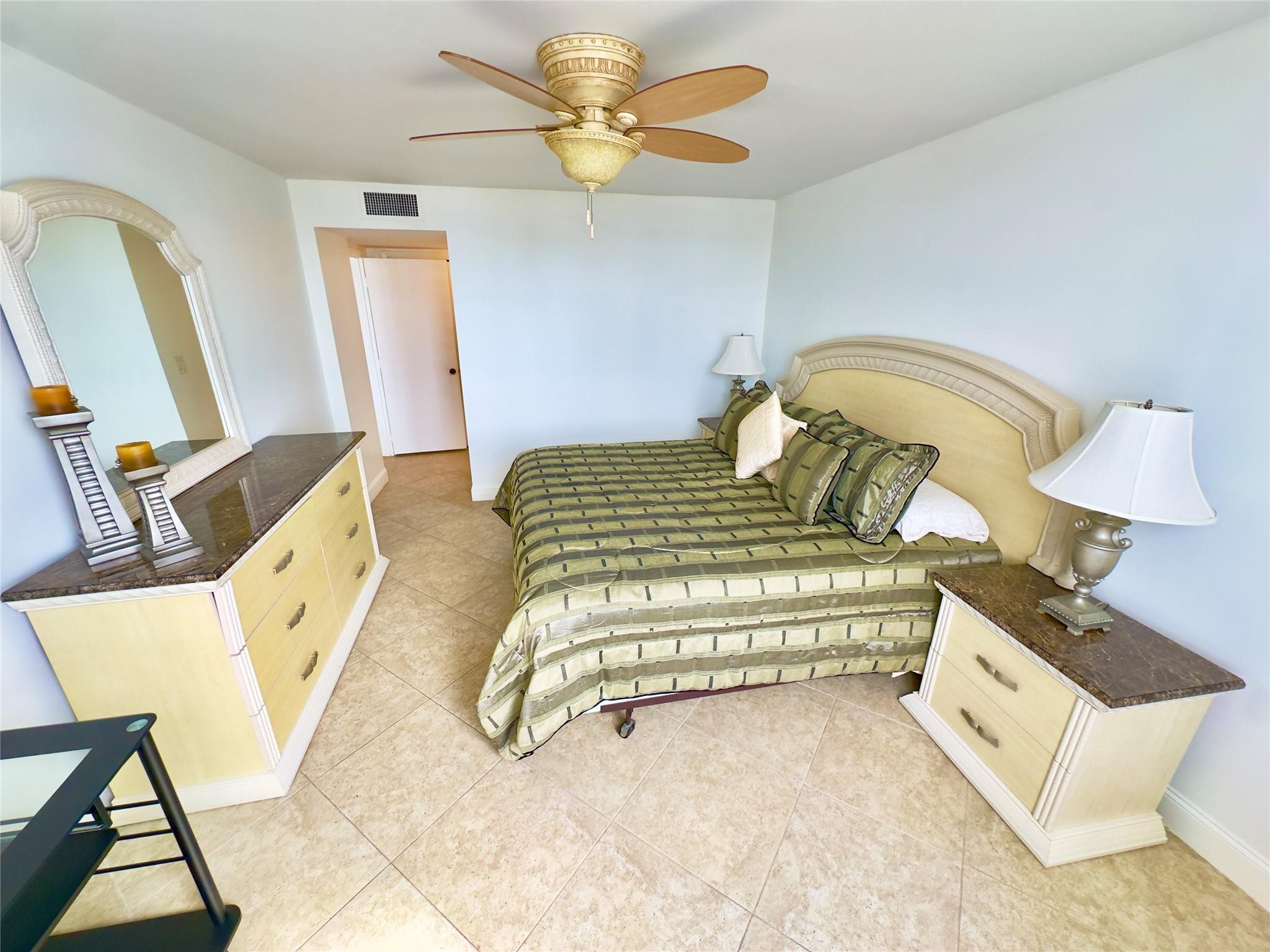 1 Las Olas Circle 314 Property Photo 16