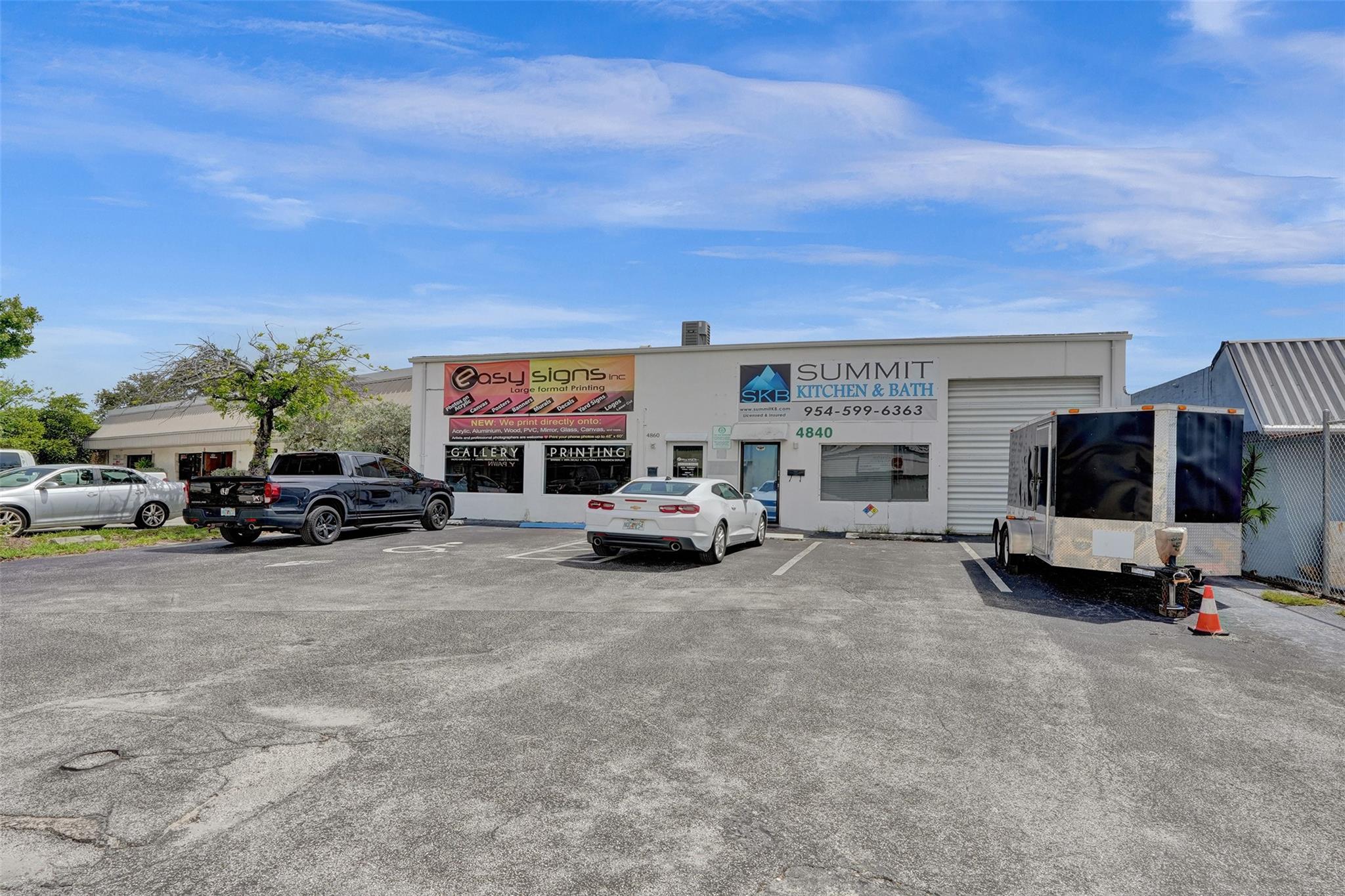 4840 N Dixie Hwy Property Photo 1