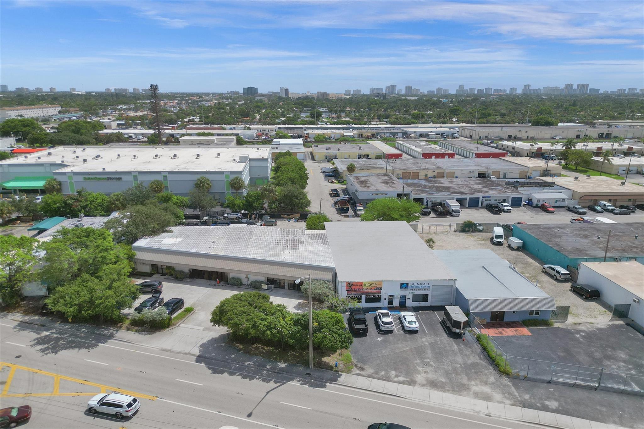 4840 N Dixie Hwy Property Photo 4