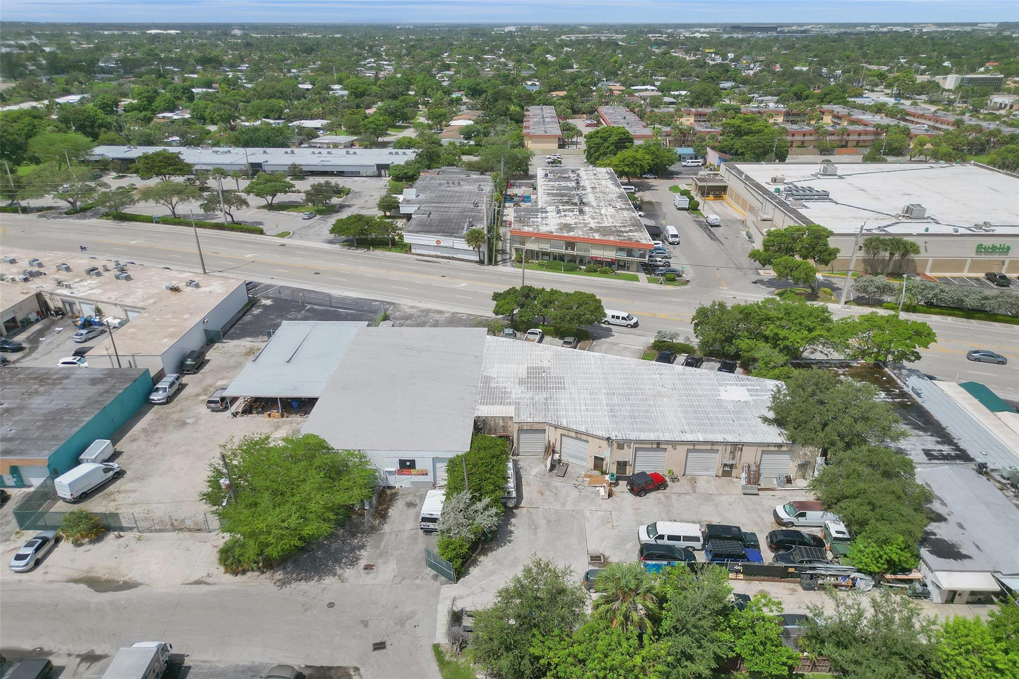 4840 N Dixie Hwy Property Photo 6