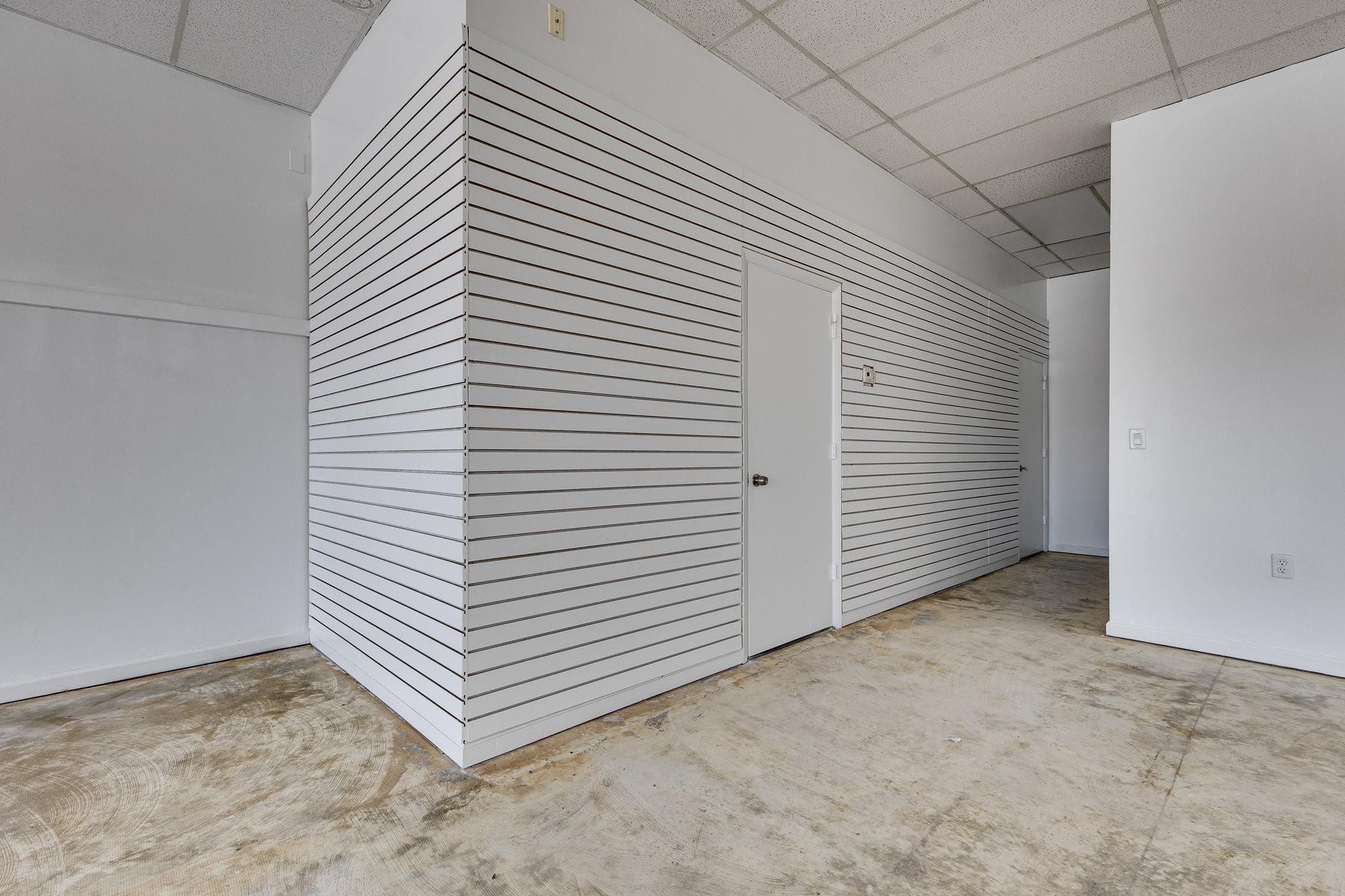 2698 N University Drive Property Photo 21