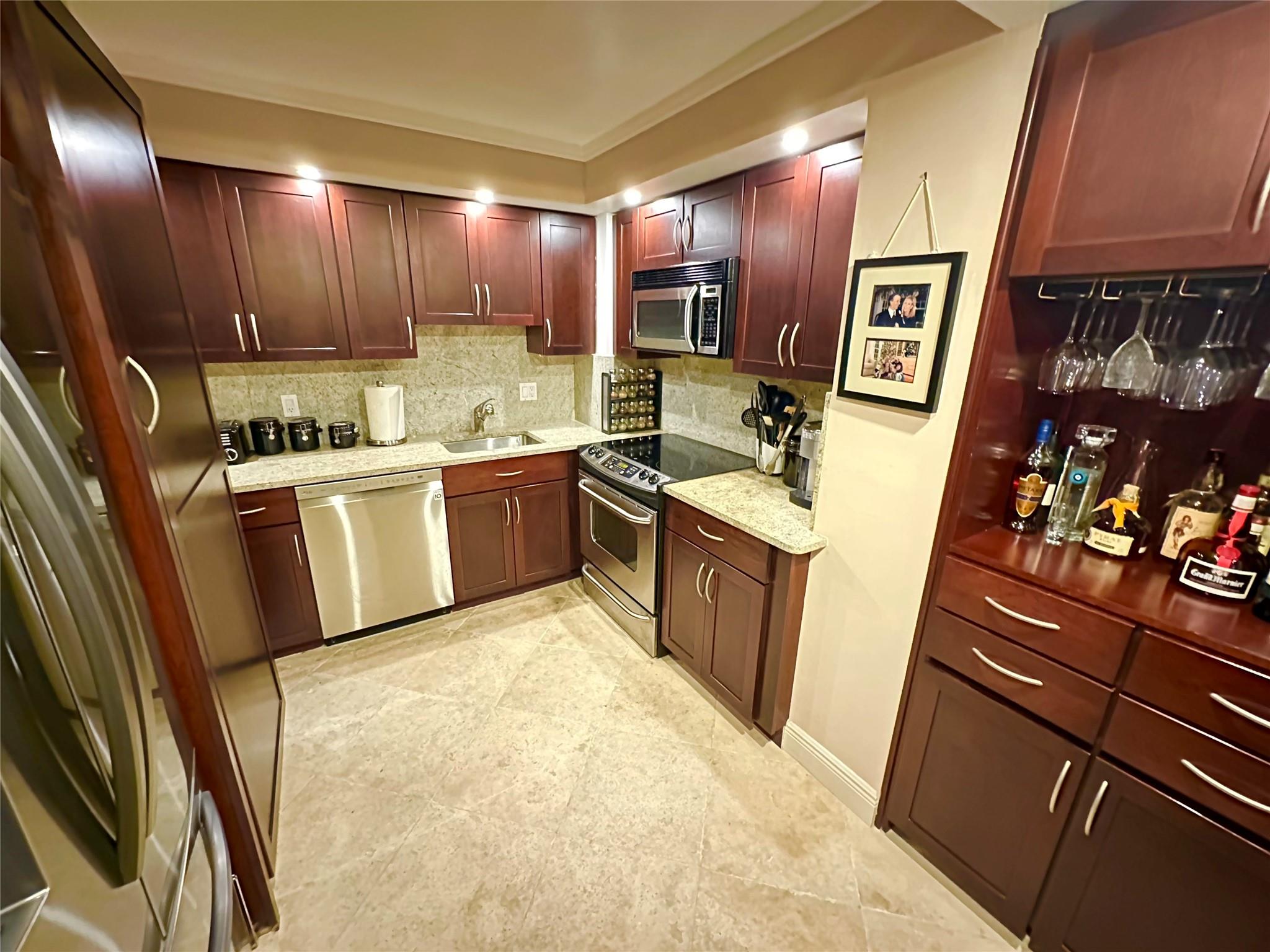 1 Las Olas Circle 605 Property Photo 13