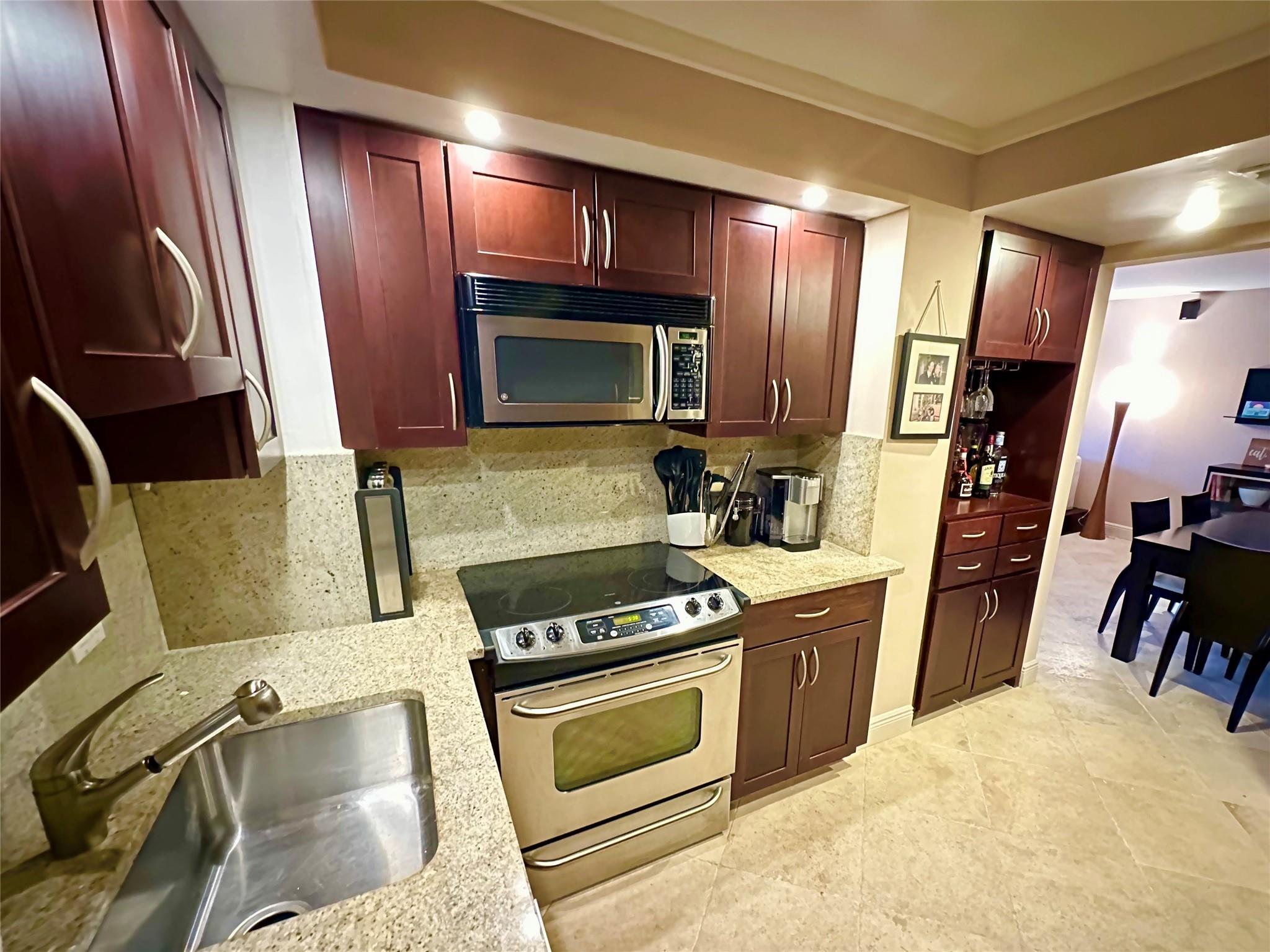 1 Las Olas Circle 605 Property Photo 14