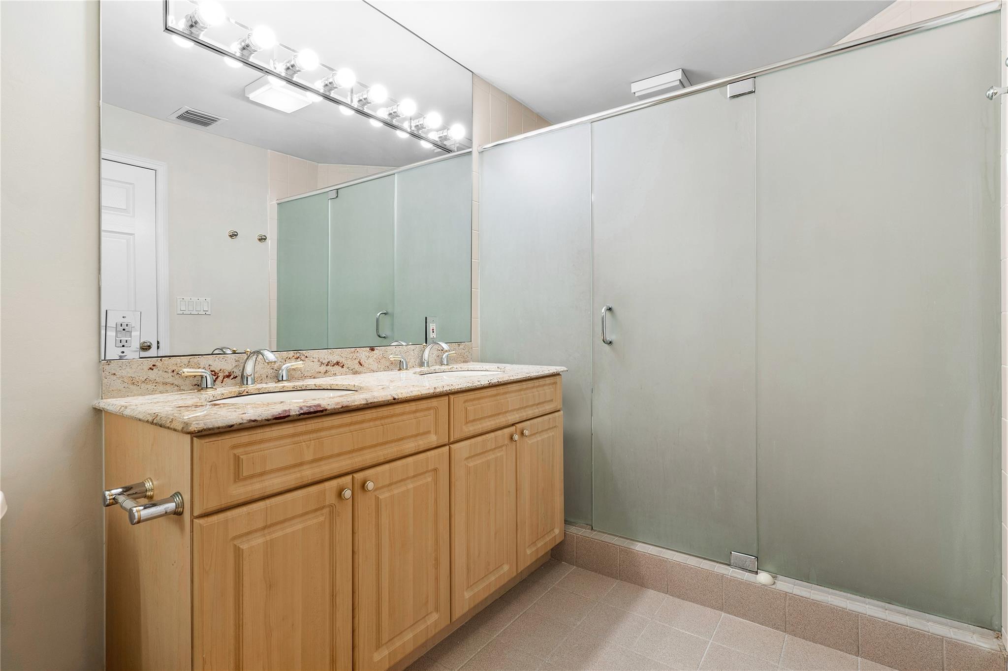 1500 Se 12th Ct Property Photo 16