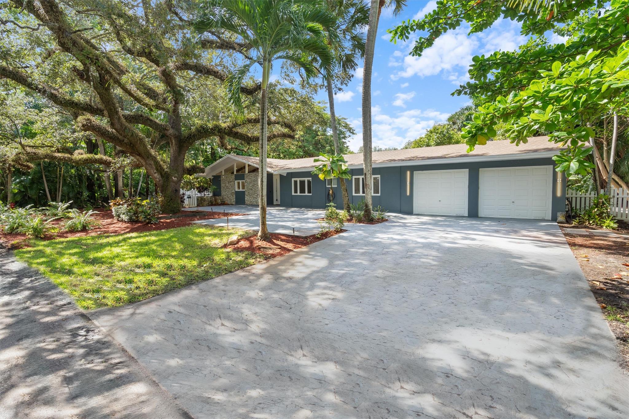 2211 Sw 27th Ter Property Photo 6