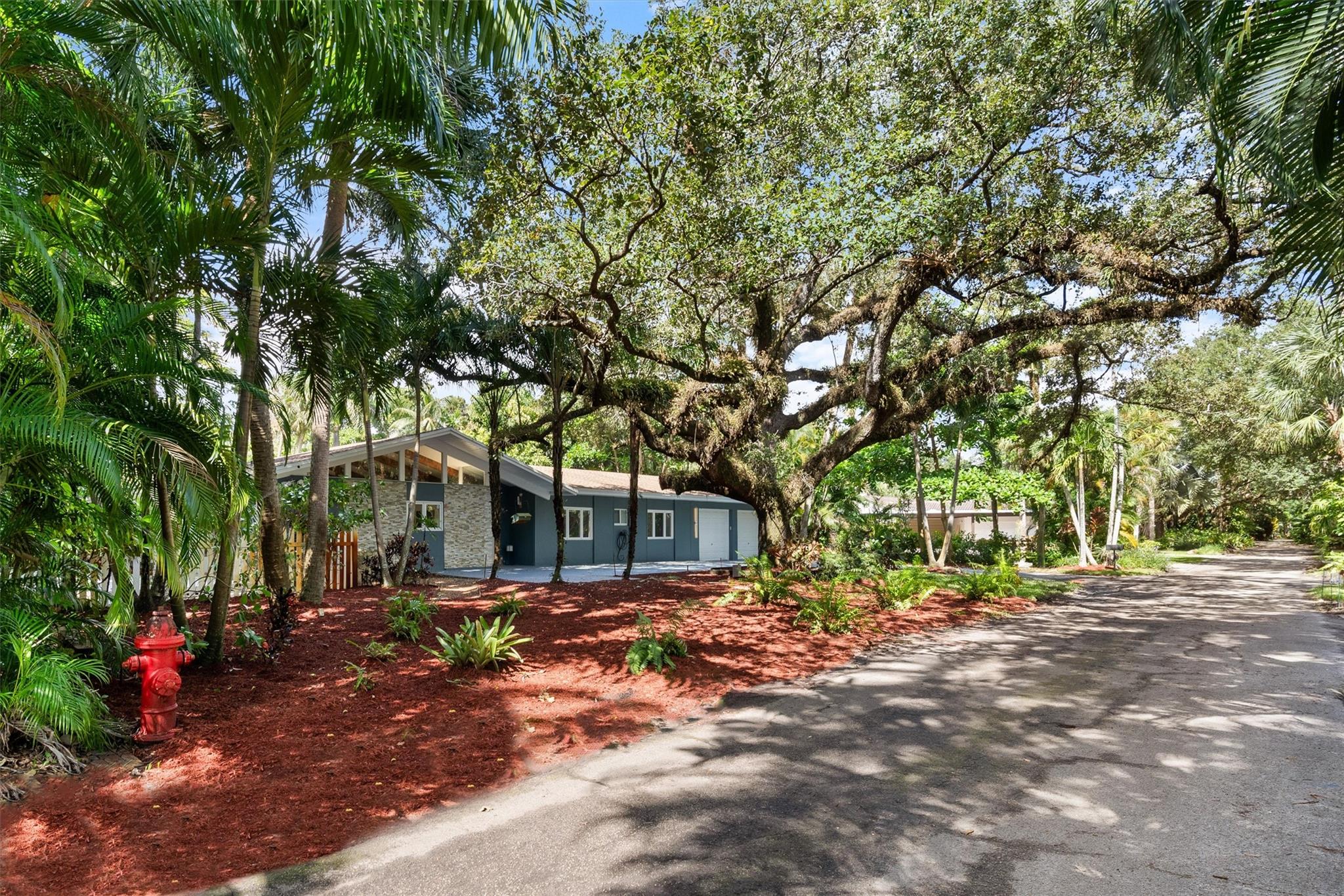 2211 Sw 27th Ter Property Photo 7