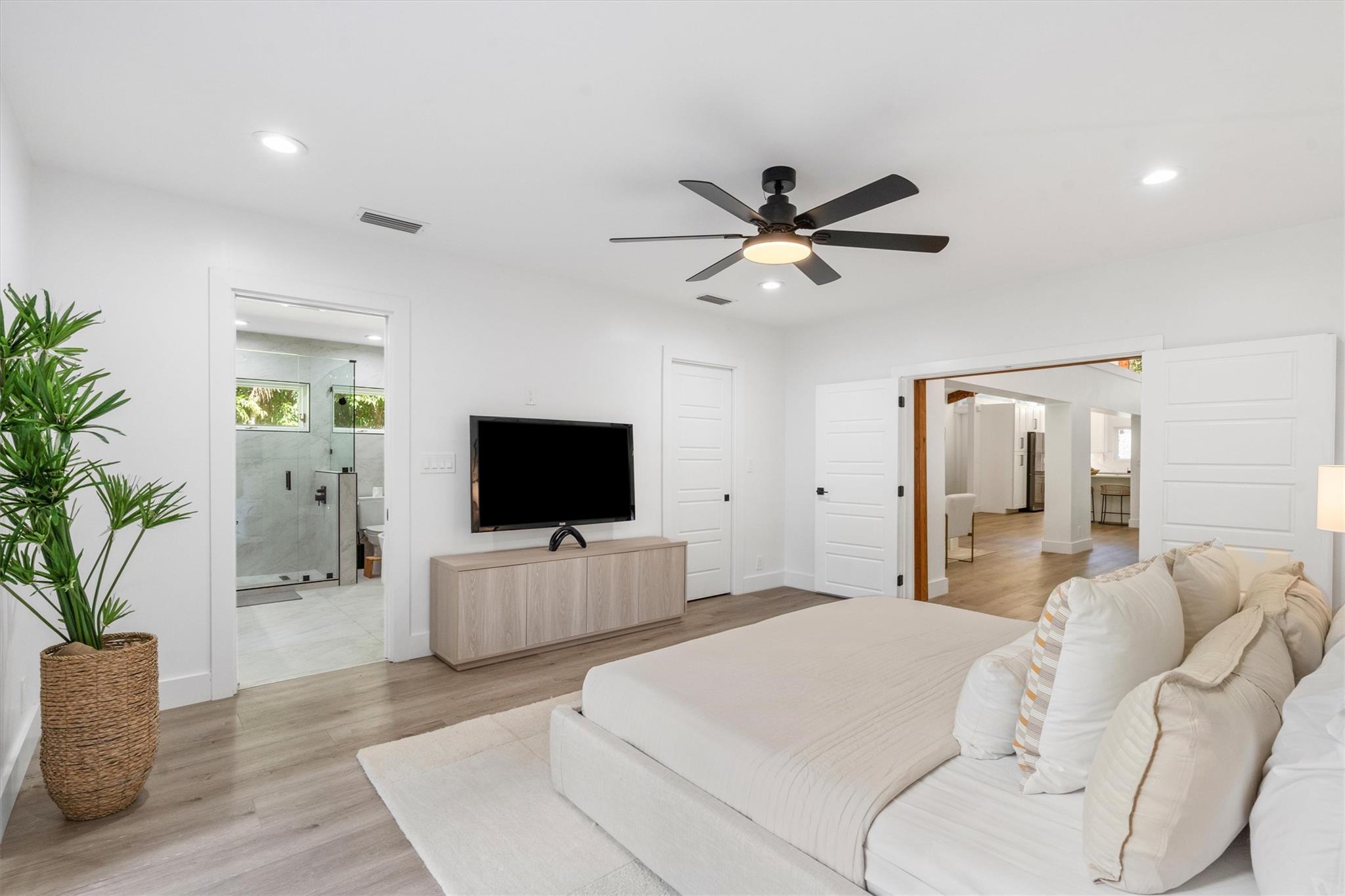 2211 Sw 27th Ter Property Photo 23