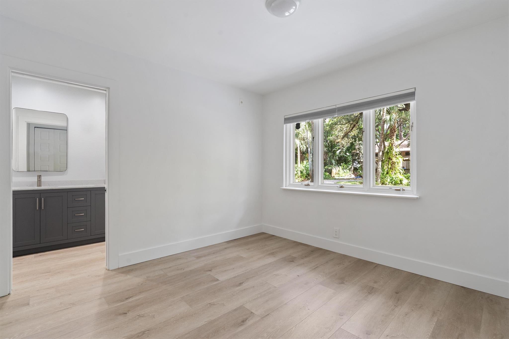 2211 Sw 27th Ter Property Photo 30