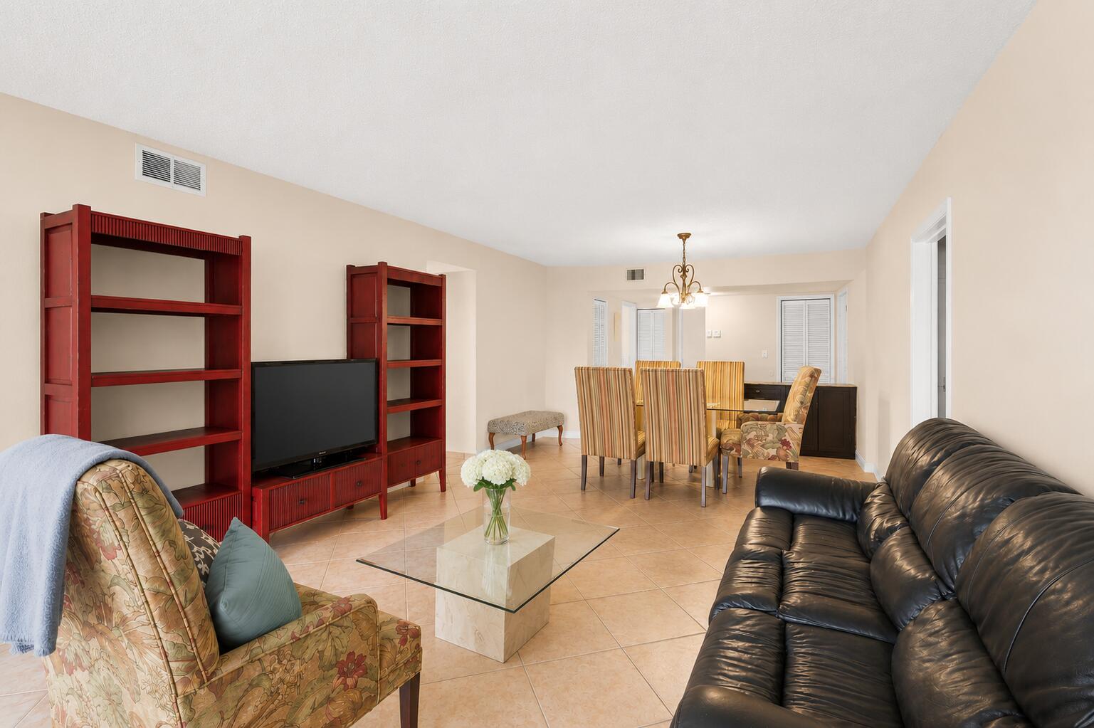 7410 Woodmont Terrace 109 Property Photo 5
