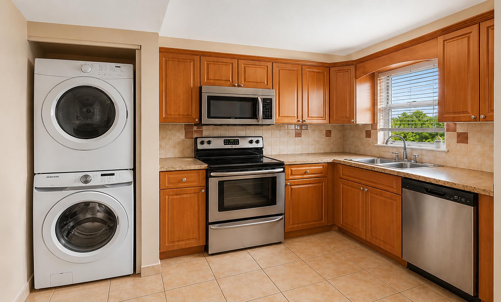 7410 Woodmont Terrace 109 Property Photo 6