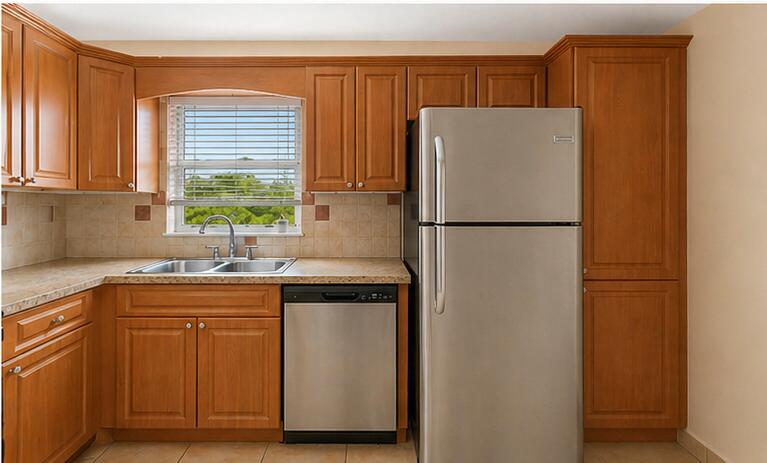 7410 Woodmont Terrace 109 Property Photo 7