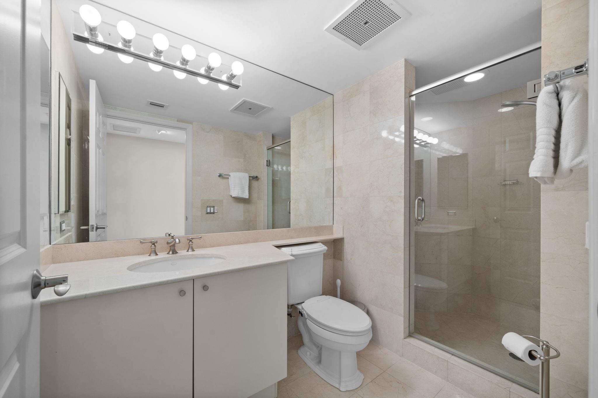 411 N New River Dr 902 Property Photo 22