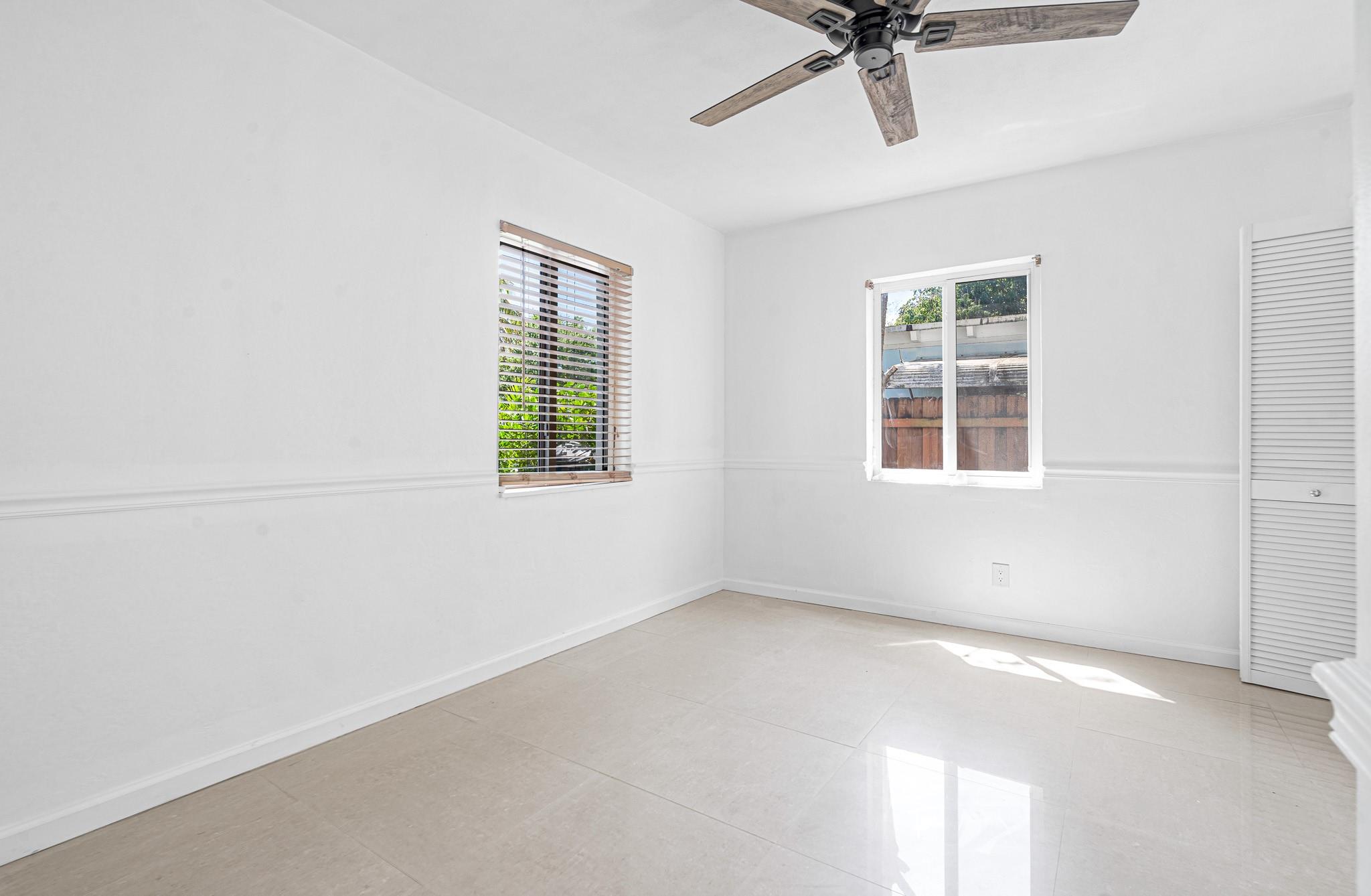 1227 Sw 18th Ave Property Photo 5