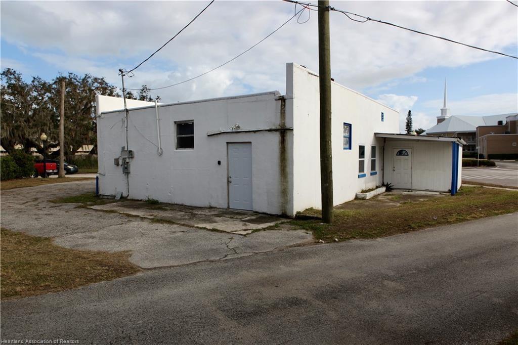 300 N Pine St Property Photo 13