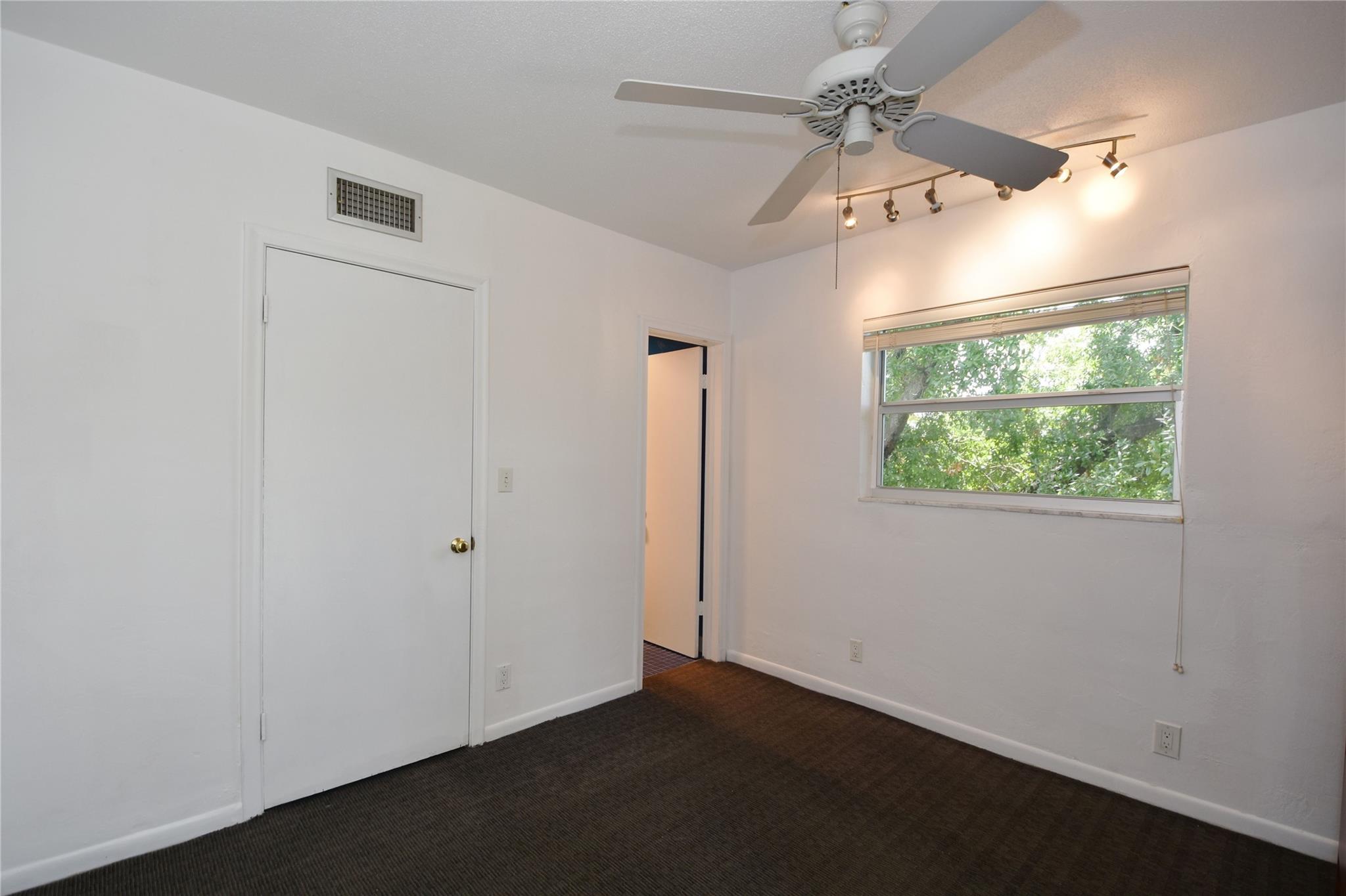 215 Ne 16th Ave 301 Property Photo 16