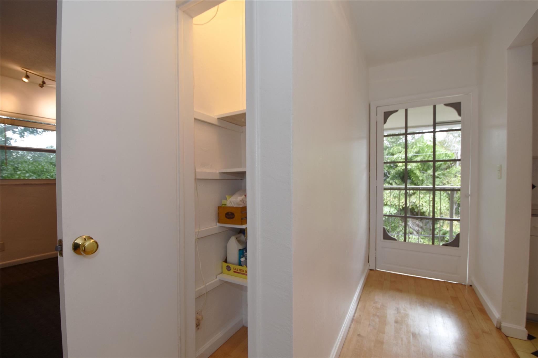 215 Ne 16th Ave 301 Property Photo 6